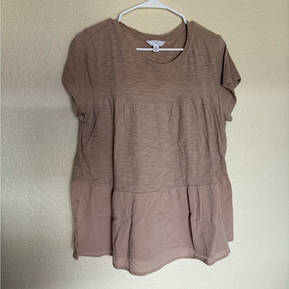 cute top! - Picture 1 of 2